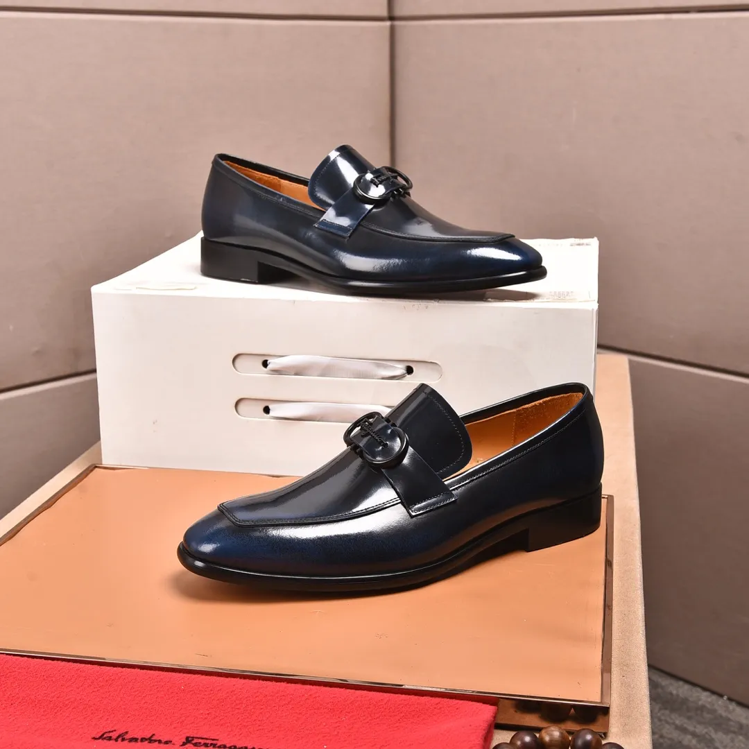 Men's shoes 💰540📛📛 (water-dyed cow lining) Salvatore Ferragamo high-end (Salvatore Ferragamo) is the world's top luxury footwear brand, coming from the fashion kingdom of Italy. It is famous all over the world for its traditional handmade design and novel styles... 🚶🏻🚶🏻New suit shoes are available simultaneously at the counter. This model is made of pure handmade imported Italian calfskin ➕soft water-dyed cowhide lining Original authentic outsole🌀🌀Size: 38➖44.